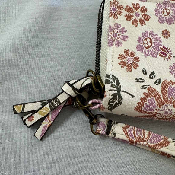 Wristlet Wallet Floral Bag - Picture 3 of 8
